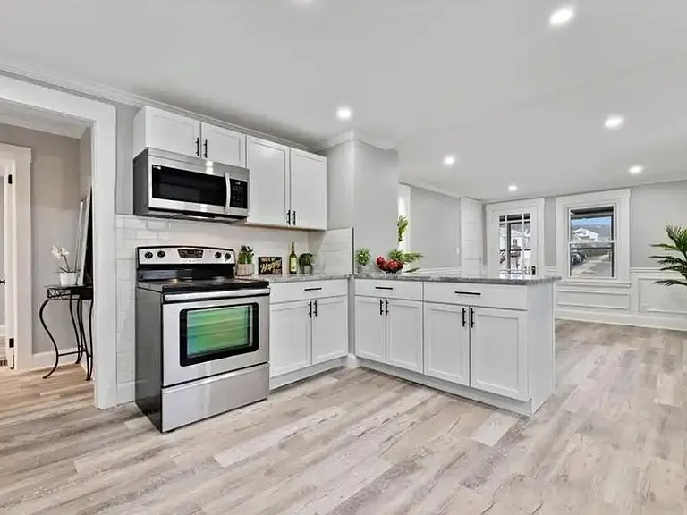 214 Greene St — Photo 19
