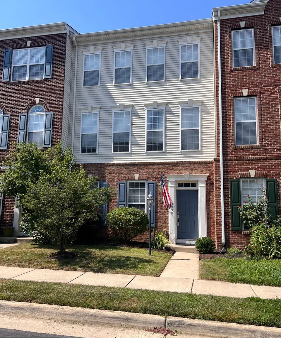 3 bed, 4.0 bath, 2240 sqft, $3,250 — Photo 1