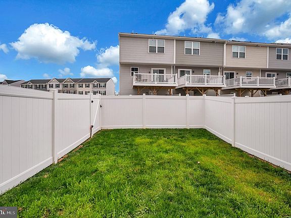 3rd image of 7226 Potomac Ter