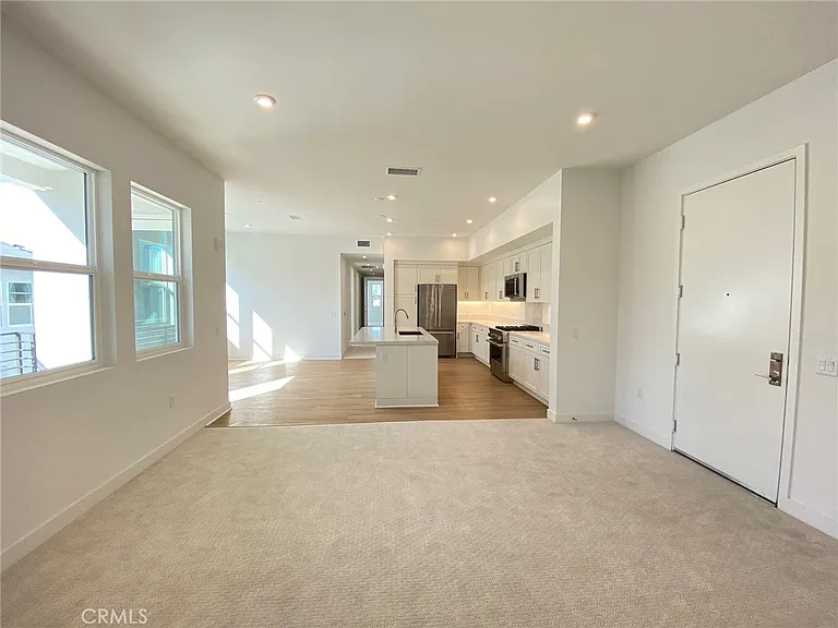 1110 Urbana St — Photo 14