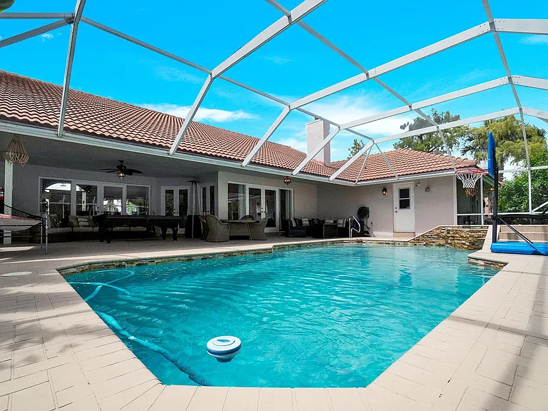 1350 Longlea Ter — Photo 28