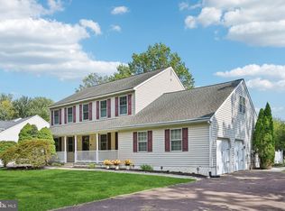 821 W Orvilla Rd, Hatfield, PA 19440