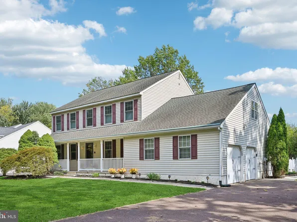 821 W Orvilla Rd, Hatfield, PA 19440