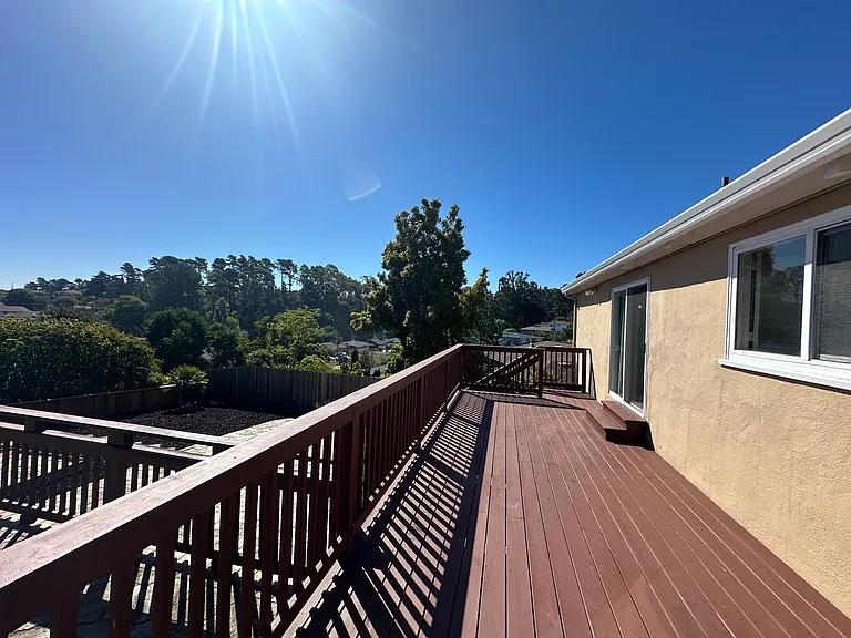 2350 Rosewood Dr — Photo 25