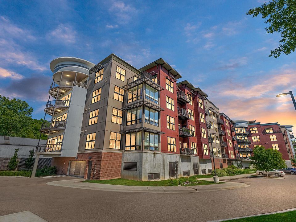1st image of 218 W Kingsley 201