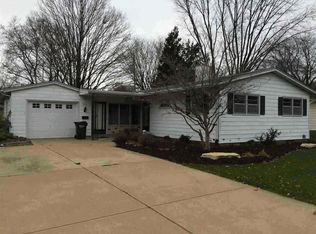 3710 Wilkes Ave, Davenport, IA 52806