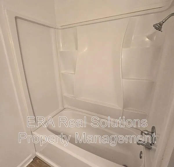 1072 Forest St #D — Photo 9