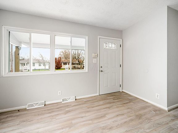 3rd image of 1805 Kelton Ave