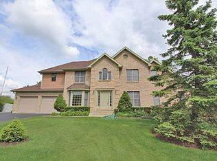 1140 Morraine Dr, Woodstock, IL 60098