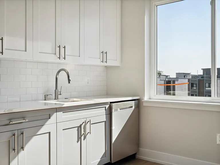 2105-1 Germantown Ave #13 — Photo 6