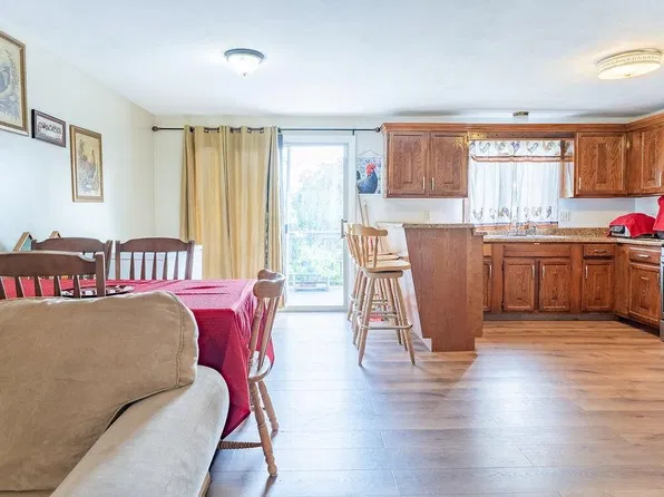 81 Petteys Ave, Providence, RI 02909
