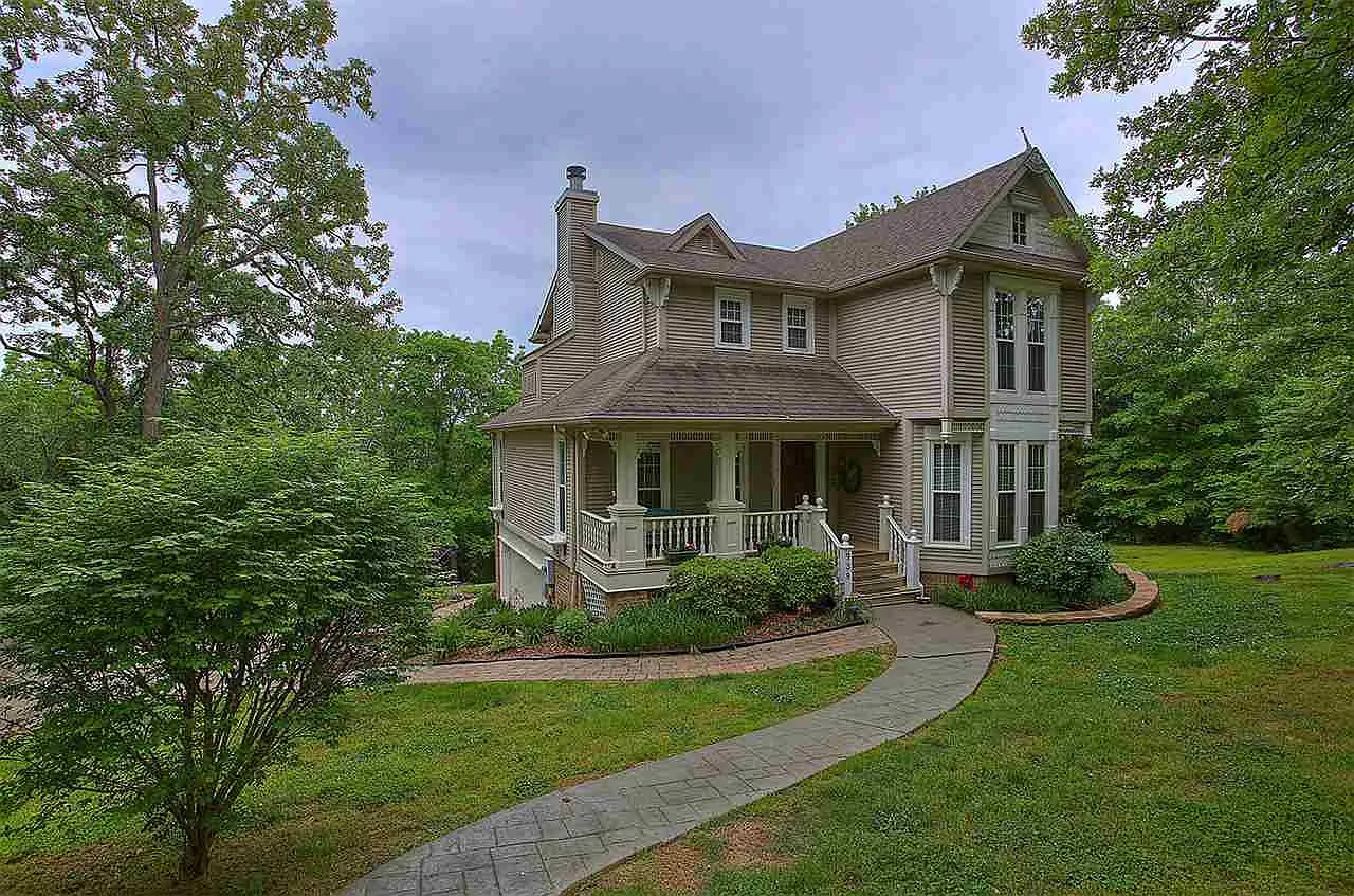 939 Briggs Hill Rd photo 1