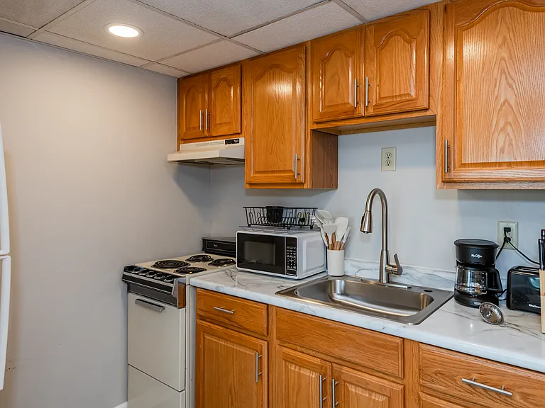 Pleasantwood Apartments and Townhomes — Photo 11