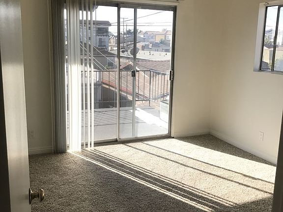 3rd image of 4848 W 116th St APT D
