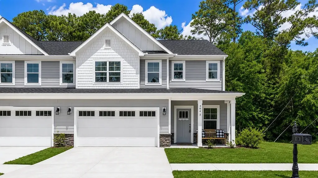 3 bed, 3.5 bath, 2313 sqft, $2,385 — Photo 1