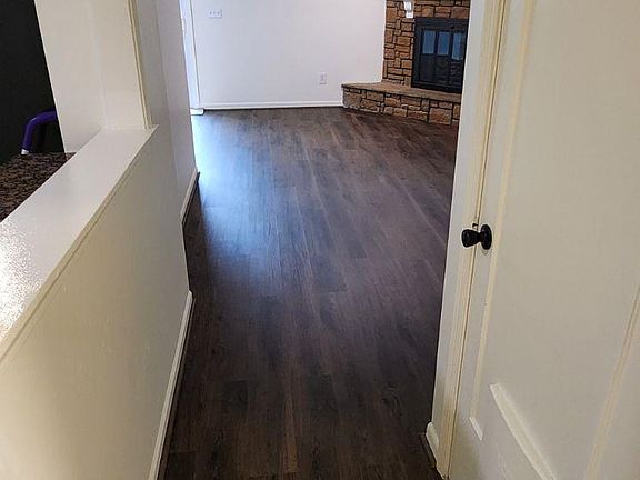 5th image of 1423 Martway Cir APT B