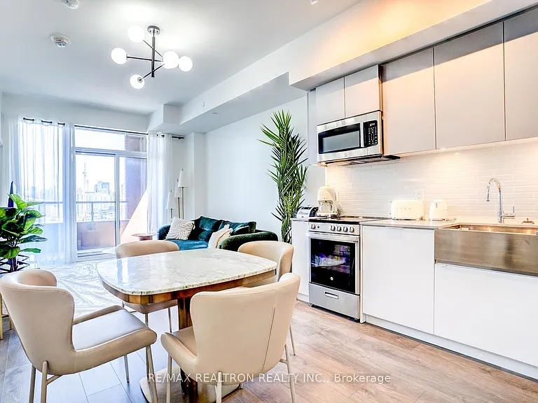 270 Dufferin St #Penthouse 17 — Photo 7