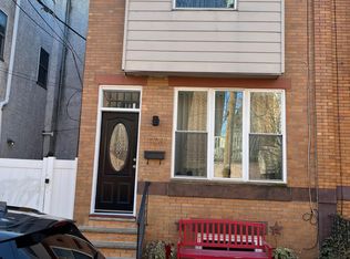 1108 Cross St, Philadelphia, PA 19147