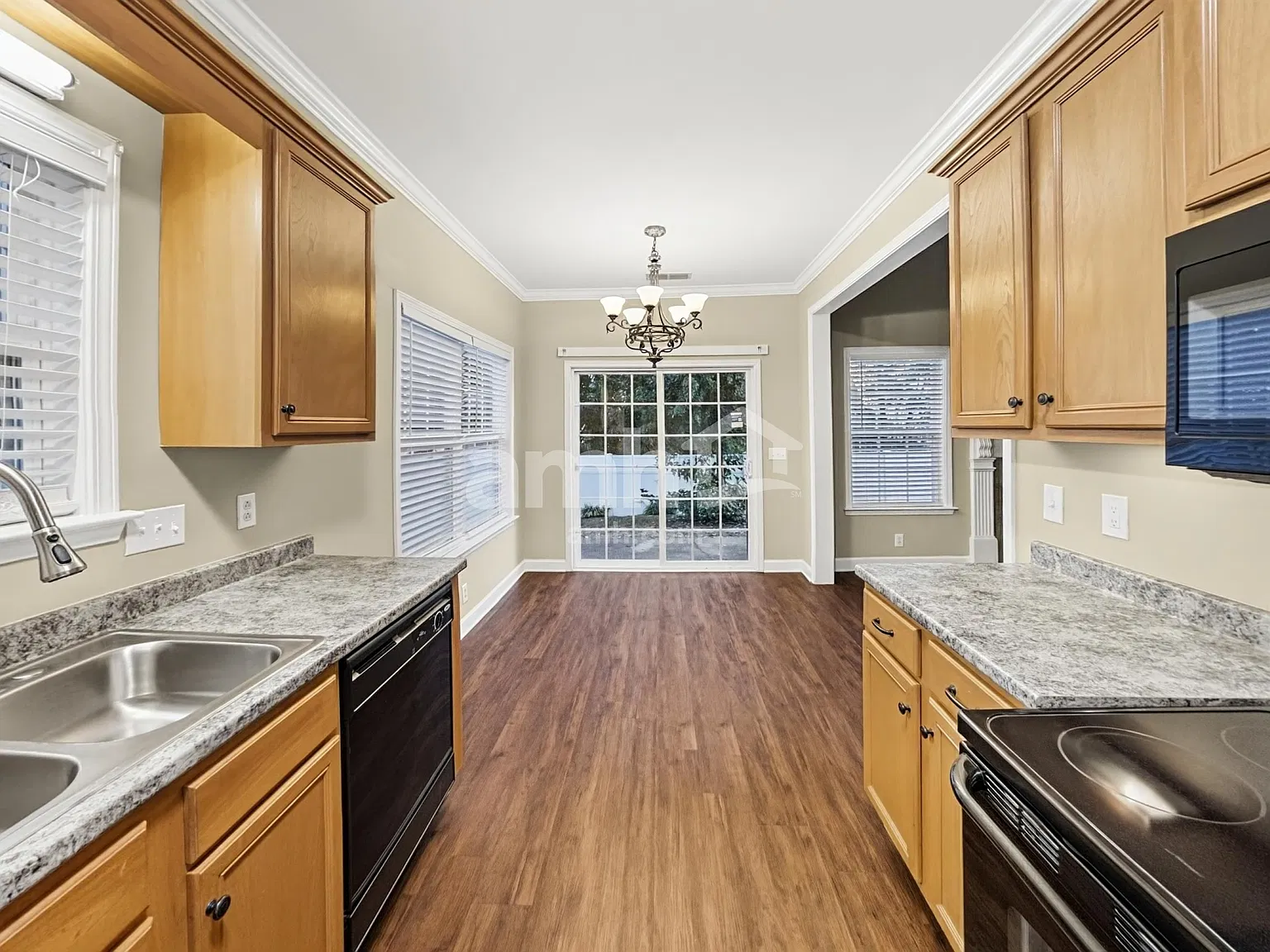 4 bed, 3.0 bath, 2107 sqft, $2,445 — Photo 4