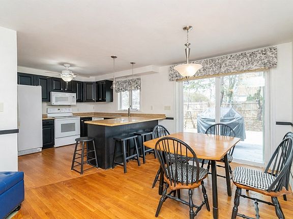 3rd image of 39 Mainsle Ln