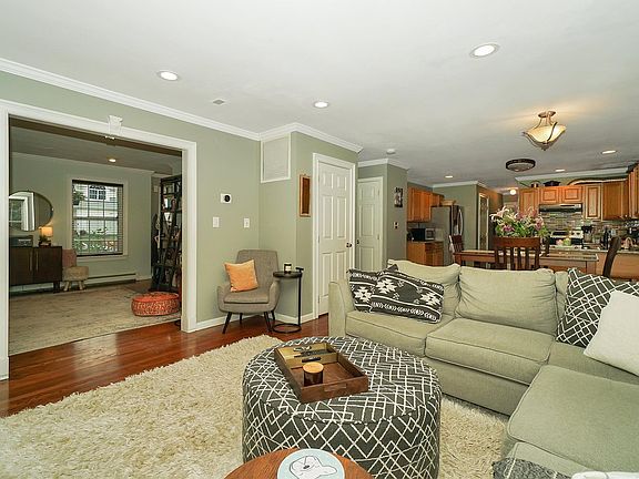 5th image of 10 Greene Ave