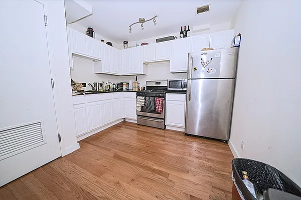 Rented by Level Group | media 15