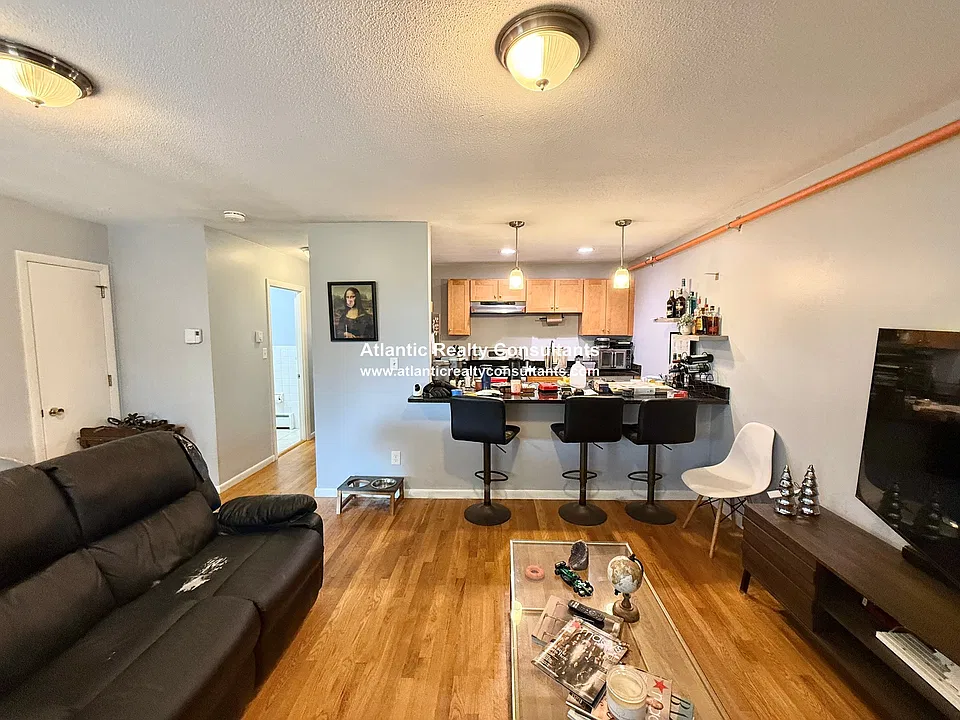 520 Main St #16