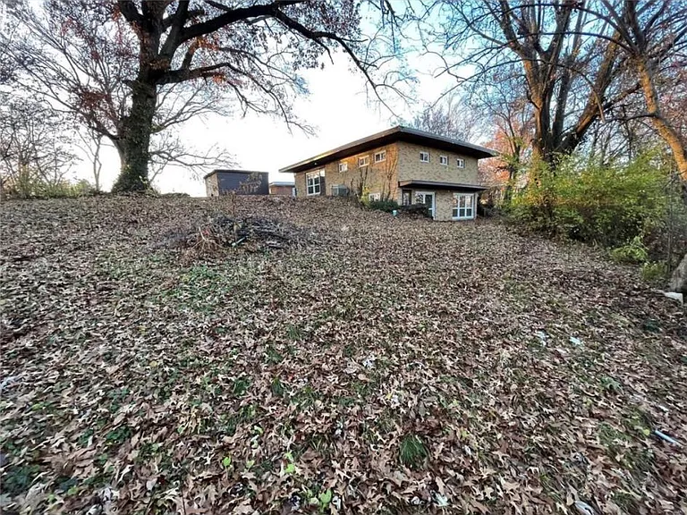 3827 Oscar Ave — Photo 1