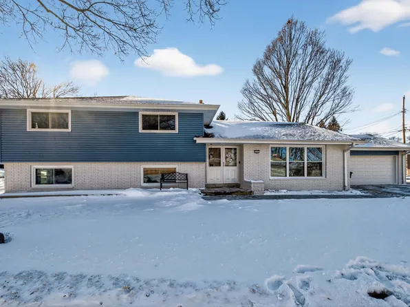 9605 West Fiebrantz AVENUE, Wauwatosa, WI 53222