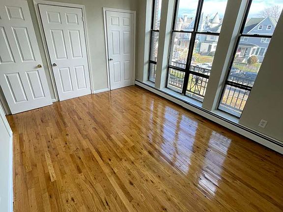 2nd image of 246 Roseville Ave #2B