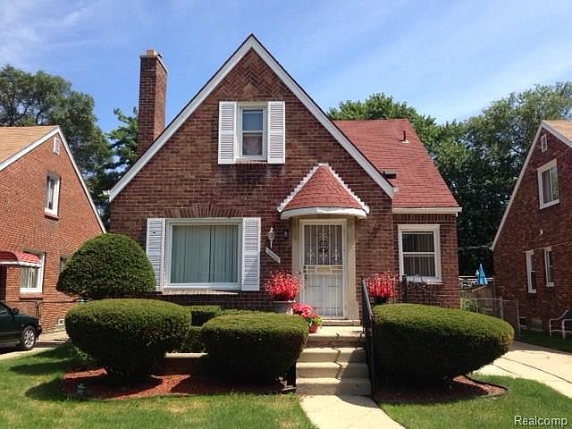 2nd image of 16850 Marlowe St