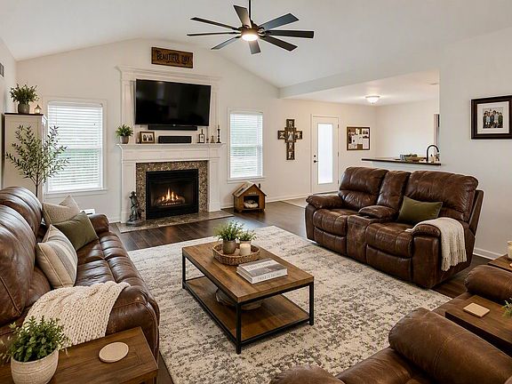 3rd image of 2229 S View Dr