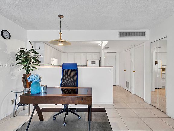 5th image of 20400 W Country Club Dr APT 814