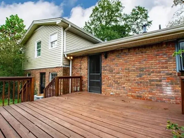 3077 Laura Ln — Photo 10