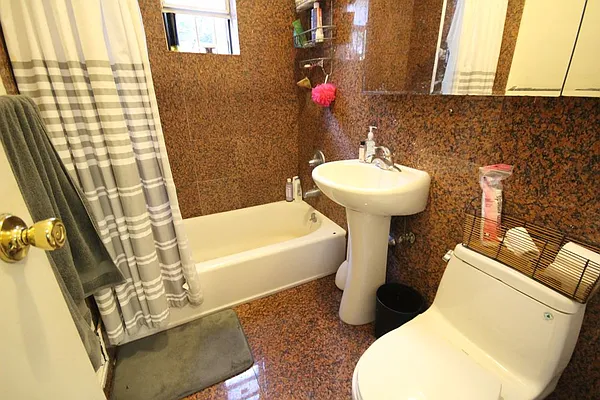 Rented by Dynamik Realty | media 26