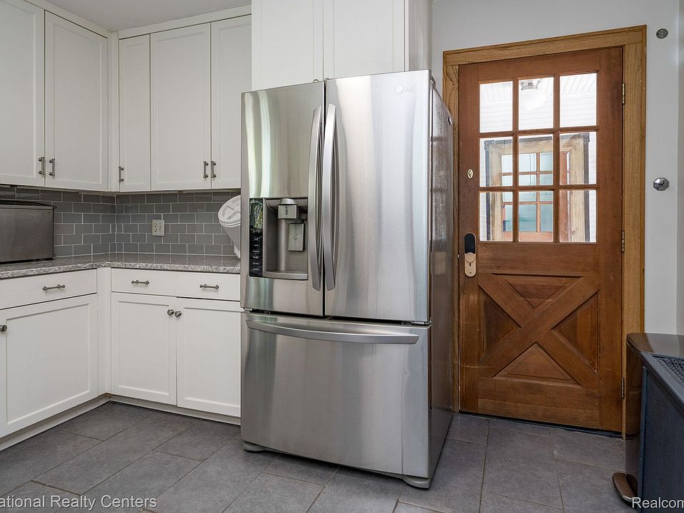 134 N Anderson St, photo 24
