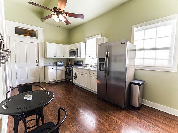 4th image of 2415 Columbus St APT C