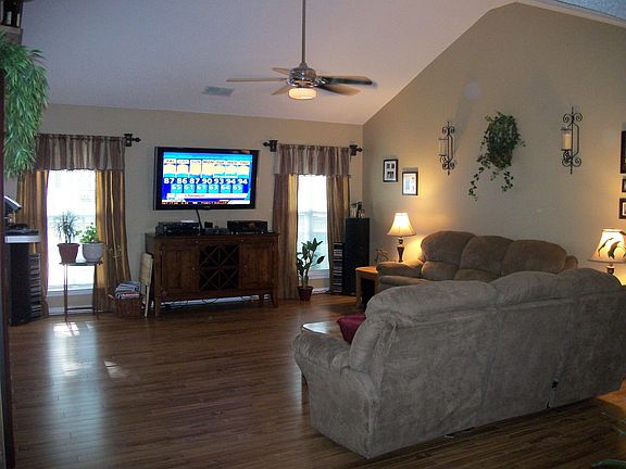 Oversized Living Room with beautiful Laminates
