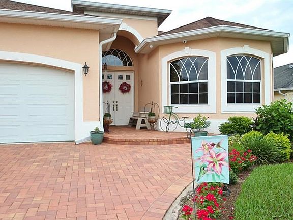 What an inviting walkway to your front doors.