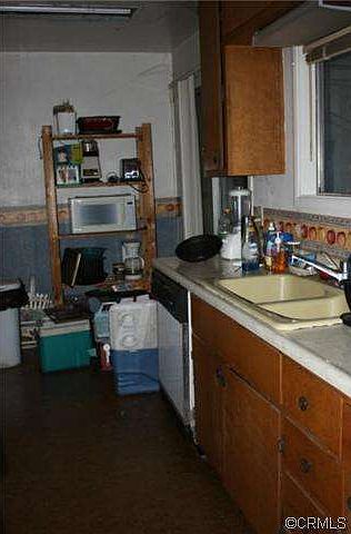2nd image of 641 W 4th Ave