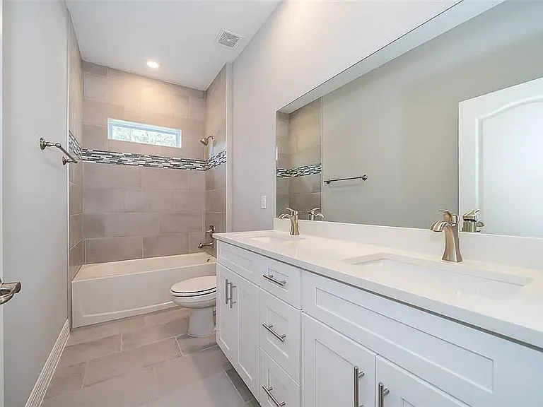5574 SW 128th Pl — Photo 2