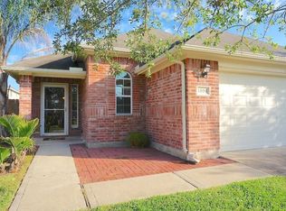 1096 Lasso Ct, Alvin, TX 77511