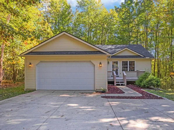 527 Grand Valley Dr, Howard, OH 43028