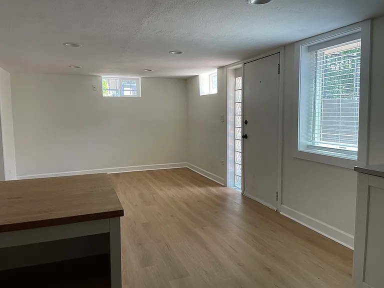 2901 W 34th Ave — Photo 4