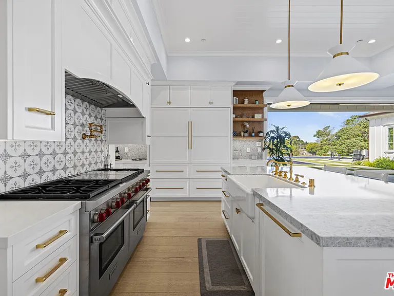 6671 Dume Dr — Photo 14