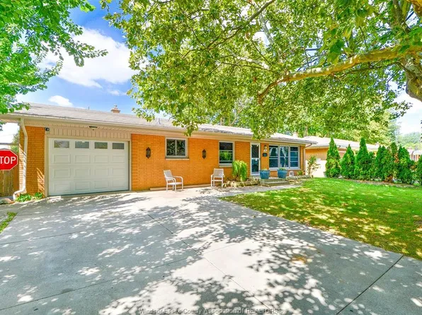 116 Queens Ave, Leamington, ON N8H 3H4
