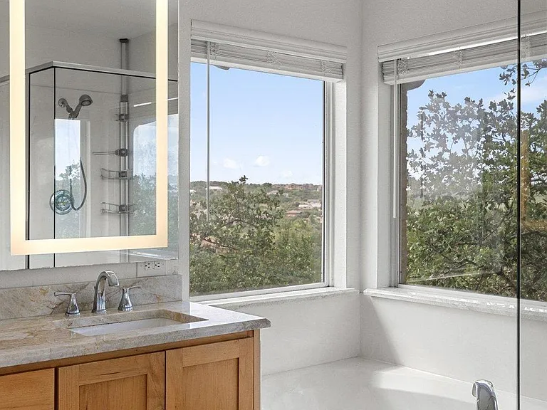 17133 Majestic Ridge Rd — Photo 22