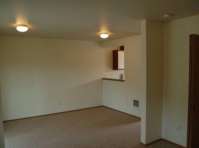2nd image of 501 Voltaire Ct #205