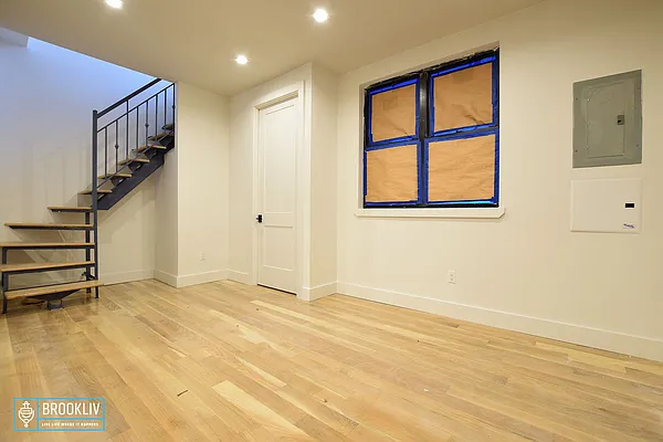 Rented by null | media 10