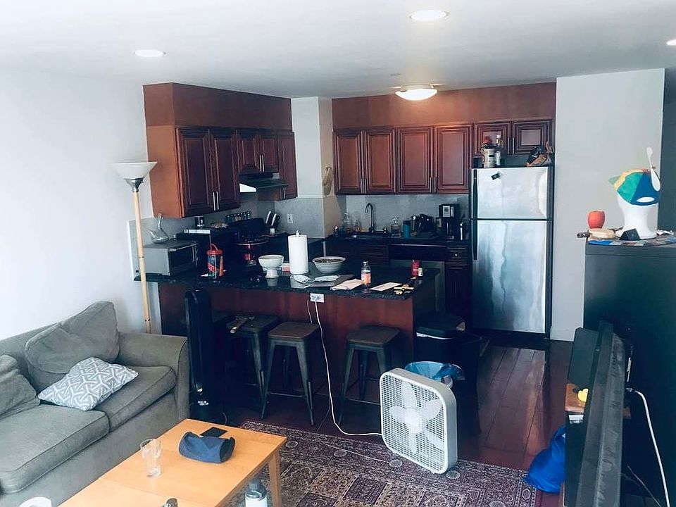 1st image of 5-37 51st Ave #4